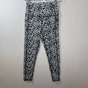Zyia Active Snow Leopard Leggings Women’s 6-8 Black White High‎ Rise Stretch Gym